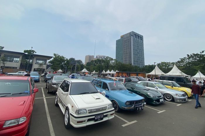 Suddenly Tujuhbelasan 2024 jadi ajang kumpul komunitas otomotif dari berbagai kalangan