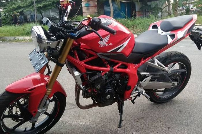 CBR250RR diubah gaya jadi naked bike