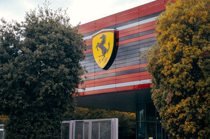 Tim Ferrari memiliki sponsor baru di musim balap F1 2022