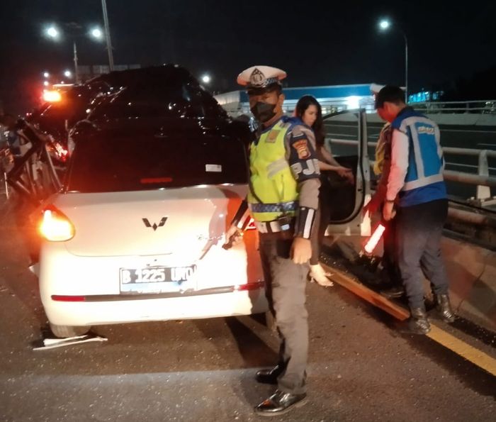 Wuling Binguo EV alami kecelakaan maut  di Jakarta Barat