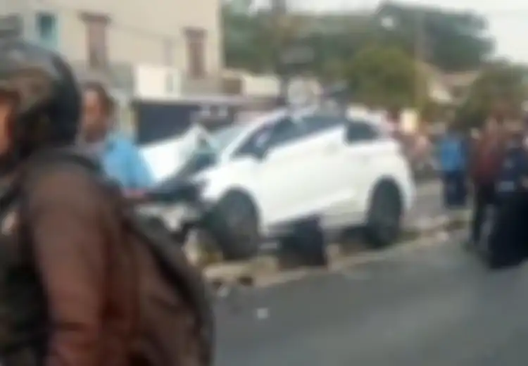 Fatal! BYD Tabrak Innova, Fortuner dan Honda Vario di Kembangan