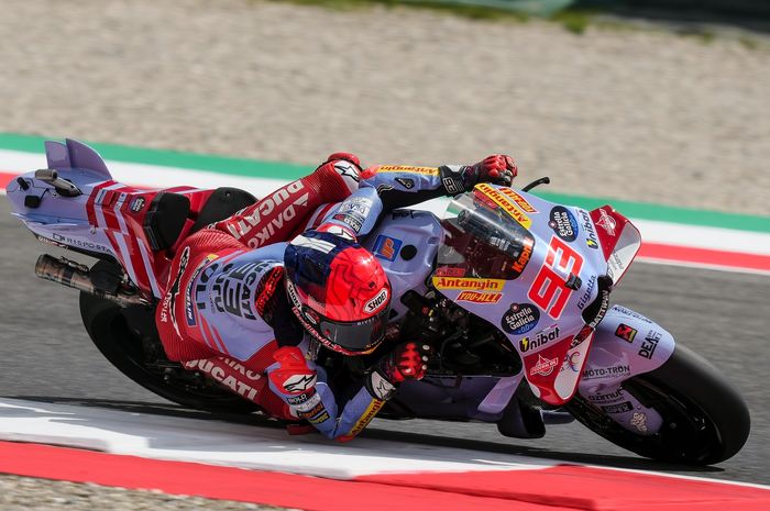 Marc Marquez sempat mengalah ke Jorge Martin, namun ditolak Ducati
