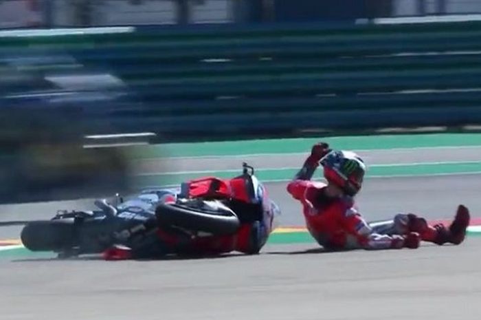 Jorge Lornzo jatuh di awal balap MotoGP Aragon.