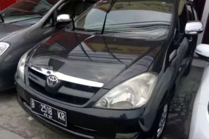 Kisaran jharga Toyota Kijang Innova bensin tahun 2007 seken.
