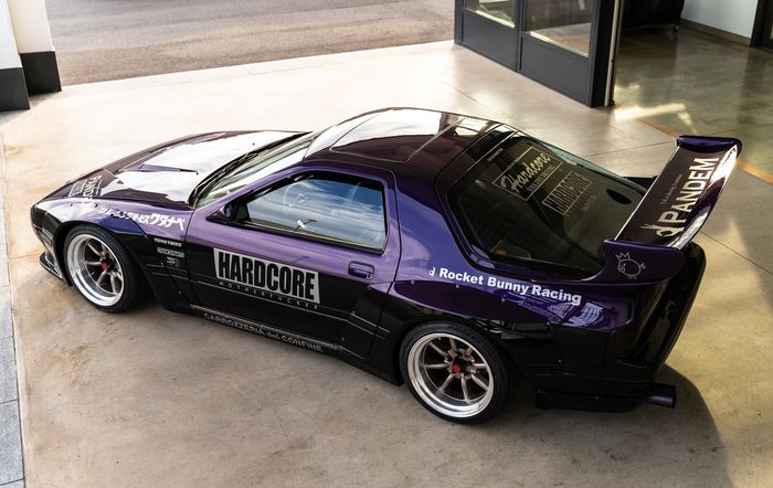 Penampila luar modifikasi Mazda RX-7 dilabur warna Midnight Purple