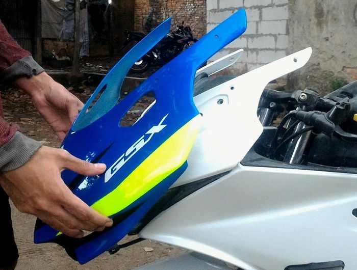 Topeng Lampu Suzuki GSX-R150 (GBR.2)