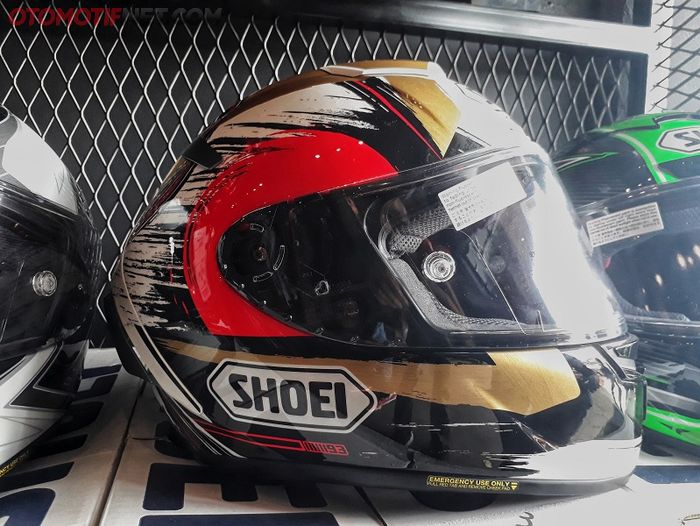 Helm ala Marc Marquez yang dijual di RC Motogarage