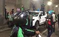 Video Ojek Online Hancurkan Mobil, Netizen: Jakarta Makin Beringas