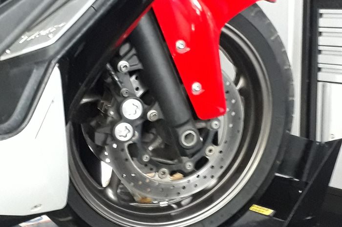 Cakram Yamaha TMAX
