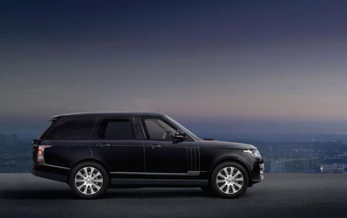 Rang Rover Sentinel dipersenjatau mesin V6 3.000 cc supercharge