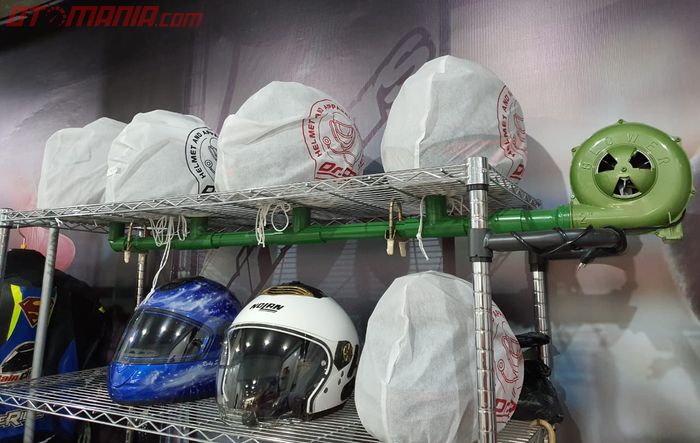 Perawatan dan servis helm di DeRide