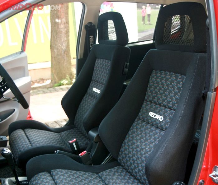 Pasang jok Recaro, bukan cuma gaya tapi lebih nyaman