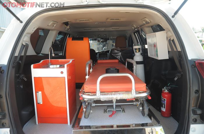Biaya pengerjaan sebuah ambulance tergantung peralatan medis yang mau digunakan di dalam ambulance