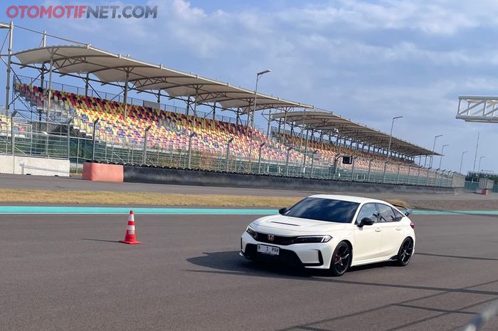 Honda TrackFEST ajak pemilik All New Civic Type R ngebut di sirkuit Mandalika