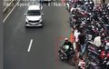 Ini Aneh, Tukang Parkir Kena Tilang Elektronik Saat Merapikan Motor
