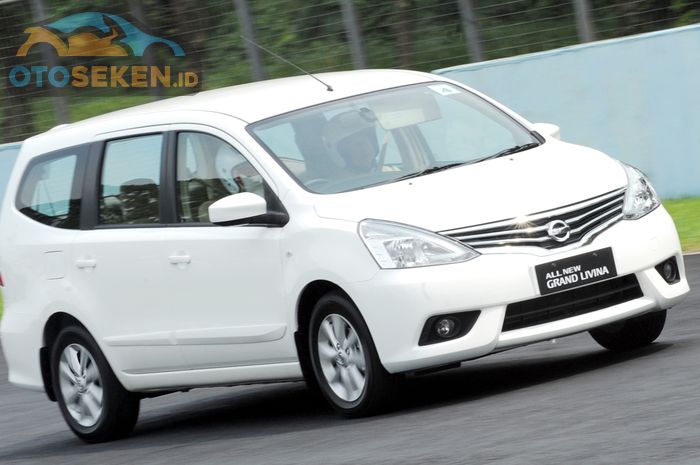 Kisaran harga Nissan Grand Livina tahun 2015 bekas 