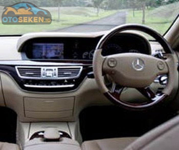 Interior Mercedes-Benz S300L 2007