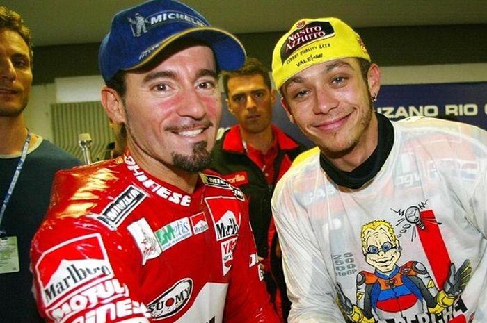 Max Biaggi (Kiri) dan Valentino Rossi