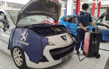 Wajib Tahu, Ini Alasan Oli Transmisi Mobil Matik Harus Rutin Diganti