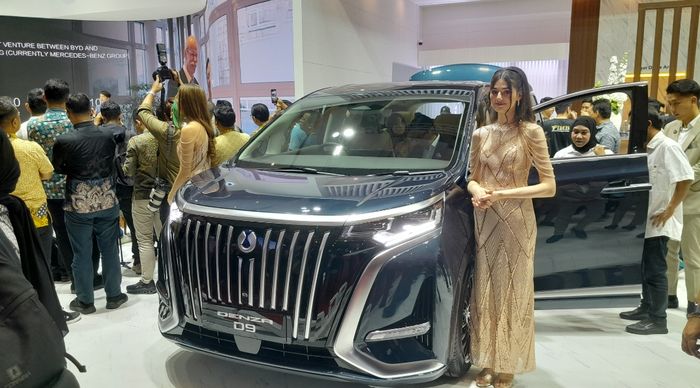 Denza hadir IIMS 2025