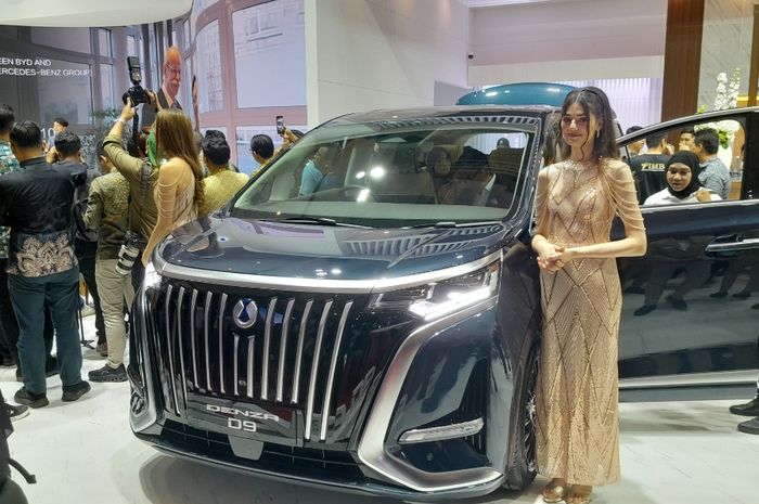 Denza hadir IIMS 2025