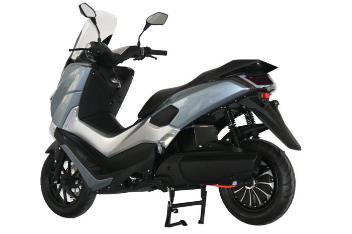 Tampilan belakang motor listrik Rakata NX3, punya jarak tempuh sampai 80 km.