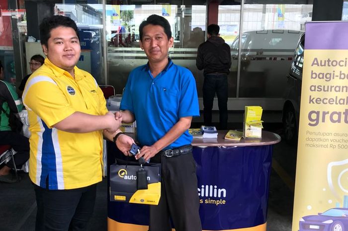 Ilustrasi bayar asuransi