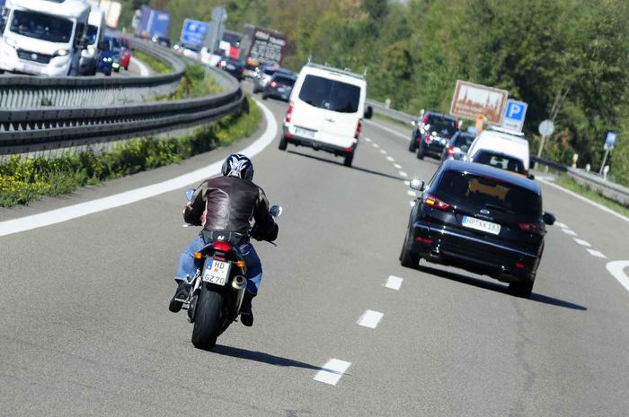 Mayoritas bikers menggunakan moge di jalan tol luar negeri