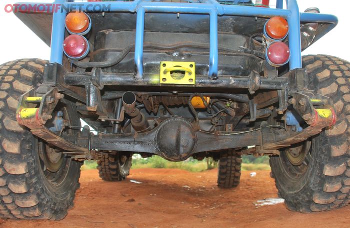 jimny jangkrik bajak laut