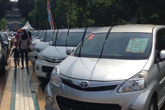 Beli mobil dengan cara dicicil