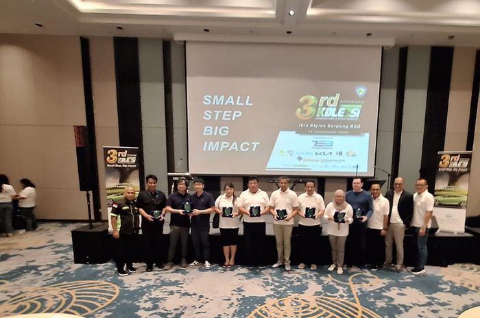 Komunitas Mobil Elektrik Indonesia (KOLEKSI) merayakan anniversary mereka yang ke-3.