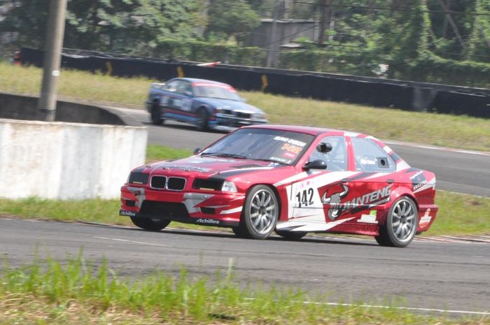 Aldio Oekon memimpin balap Euro 2000