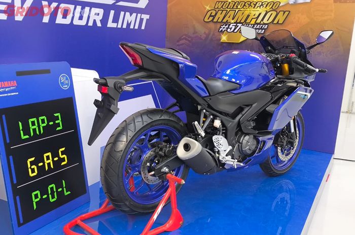 Tampilan belakang Yamaha R25 generasi terbaru