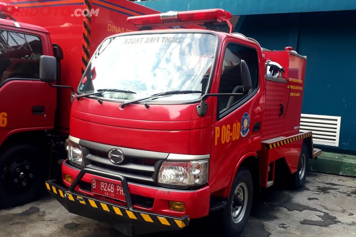 Light Fire Truck, unit Dinas Pemadam Kebakaran yang digunakan khusus untuk memadamkan mobil yang terbakar