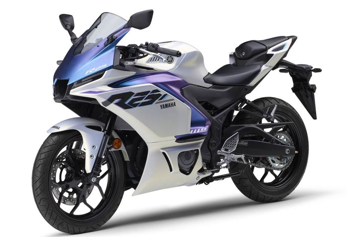 New Yamaha YZF-R15 versi Jepang