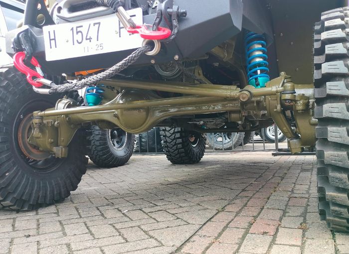 Gardan Volvo C303 menggantikan gardan asli FJ40