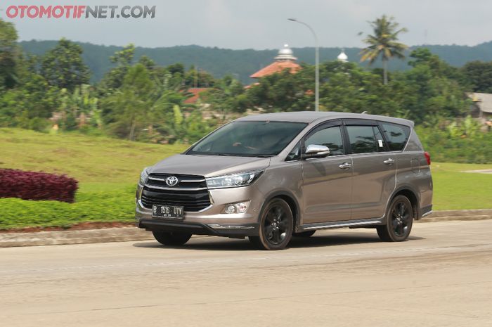 Toyota All New Kijang Innova Venturer