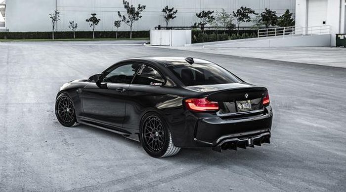 Tampilan belakang modifikasi BMW M2