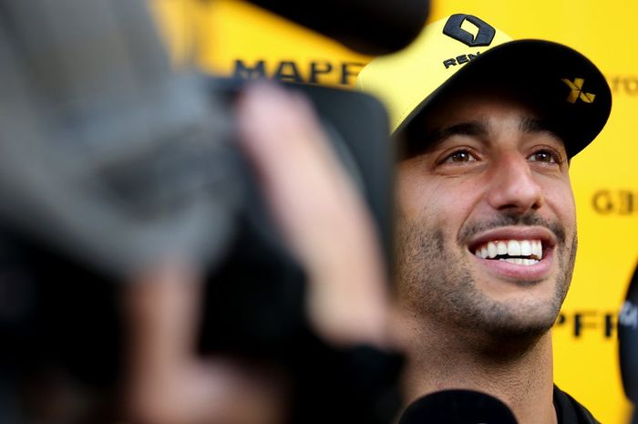  Daniel Ricciardo mengukapkan penyebab tim Renault tampil di bawah harapan sepanjang F1 Spanyol akhir pekan lalu