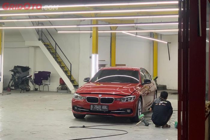 Lapisan coating tambahan pada cat mobil sifatnya tidak permanen sehingga perlu dilakukan perawatan berkala.