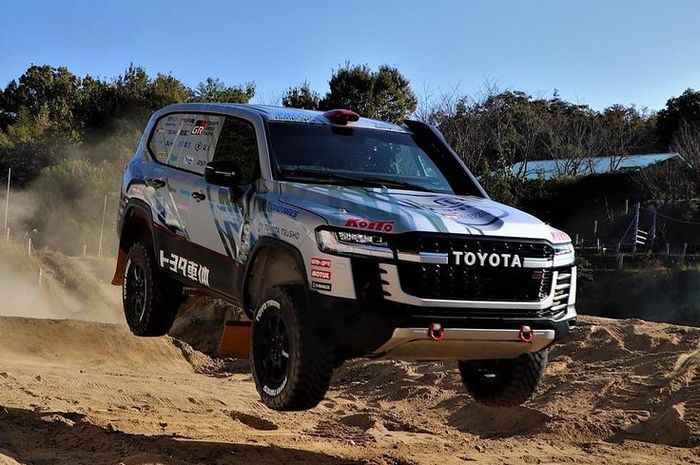 Modifikasi Toyota Land Cruiser 300 GR Sport garapan TLC siap beradu kebut di ajang Rally Dakar 2023