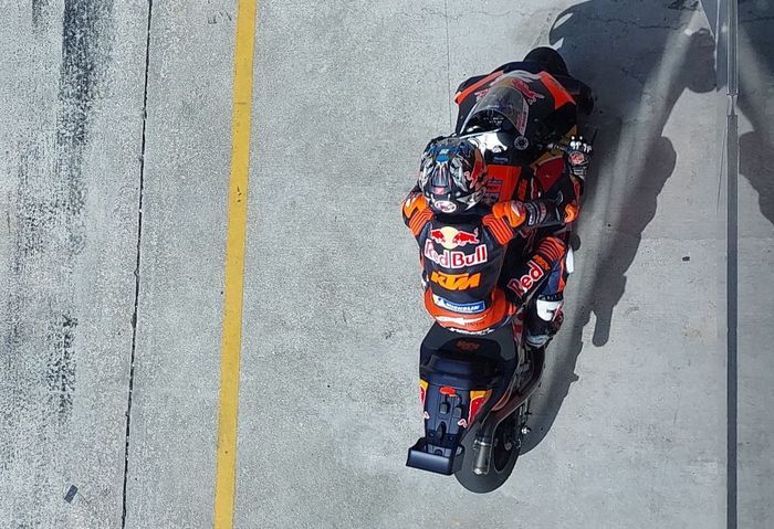 Spoiler belakang KTM masih pakai yang lama