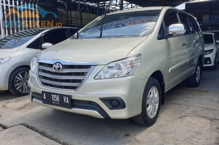 Kijang Innova 2.0 E M/T 2014 low km