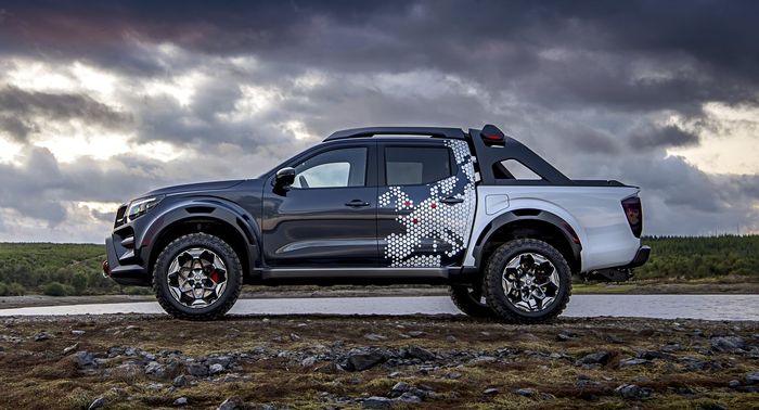 Tampilan samping Nissan Navara Dark Sky Concept. 