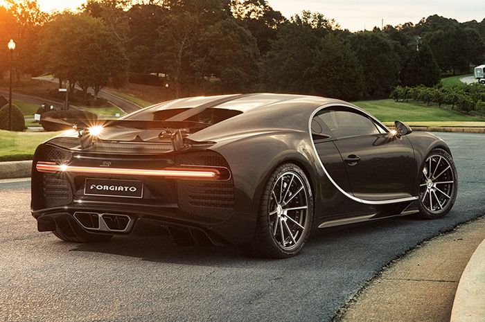 Bugatti Chiron menggunakan pelek Forgiato Tecnica Tec 2,4 Modular