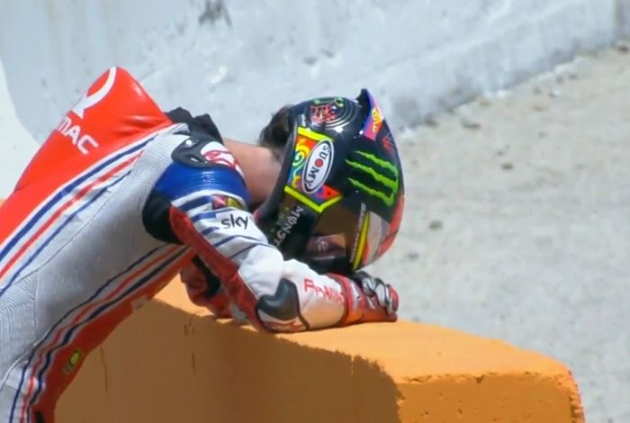 Francesco Bagnaia gagal meraih podium di MotoGP Andalusia 2020 gara-gara crash.