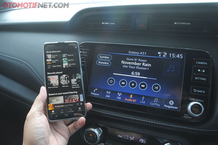 Head unit Nissan Kicks E-Power bisa terkoneksi ke handphone dengan Bluetooth