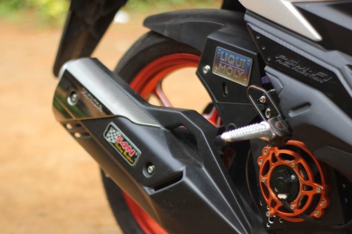 Honda Vario 125 pakai hugger Honda Air Blade plus knalpot Honda PCX 160 yang sudah dibobok di 54n Tangerang