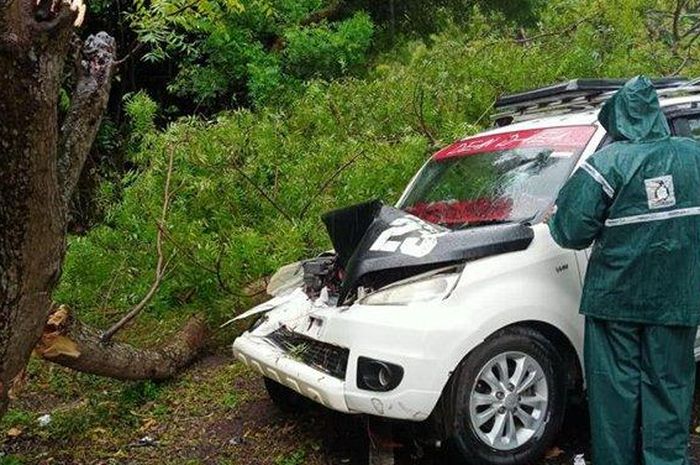 Kondisi Daihatsu Terios setelah hajar pohon di Hutan Cekik, Gilimanuk, Melaya, Jembrana, Bali