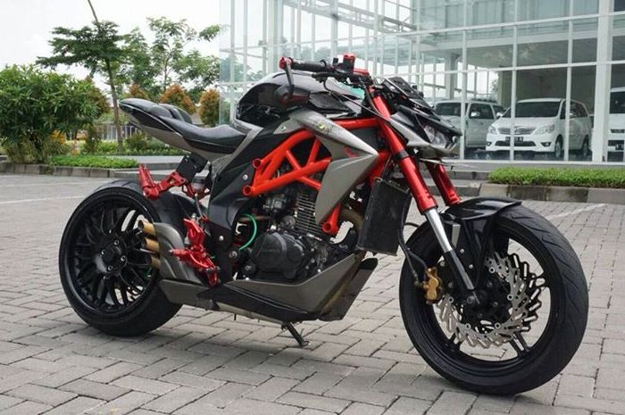 Honda Tiger Revo 2009 dimodifikasi mirip MV Agusta Dragster 800 RR